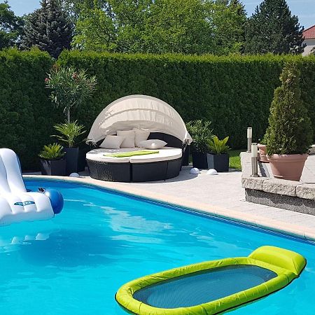 Gaestezimmer Im Bewohnten Efh Mit Pool Und Garten Ziltendorf Екстериор снимка