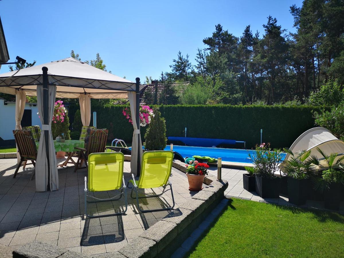 Gaestezimmer Im Bewohnten Efh Mit Pool Und Garten Ziltendorf Екстериор снимка