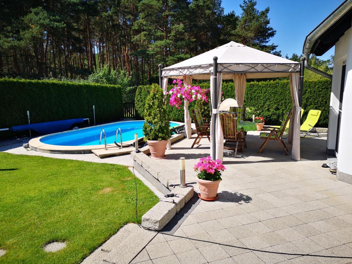 Gaestezimmer Im Bewohnten Efh Mit Pool Und Garten Ziltendorf Екстериор снимка