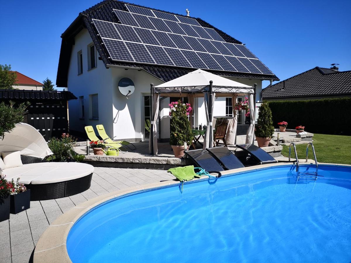 Gaestezimmer Im Bewohnten Efh Mit Pool Und Garten Ziltendorf Екстериор снимка